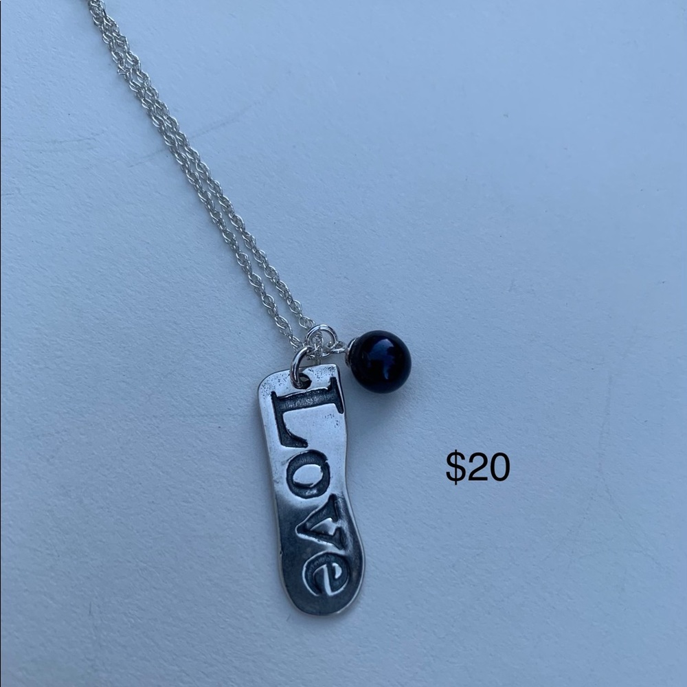 Love Vantel Pearls necklace